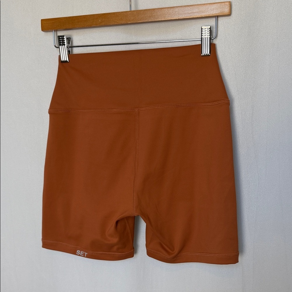 SET Active Women's High-Waisted Biker Shorts Shorts Size M Burnt Orange EUC